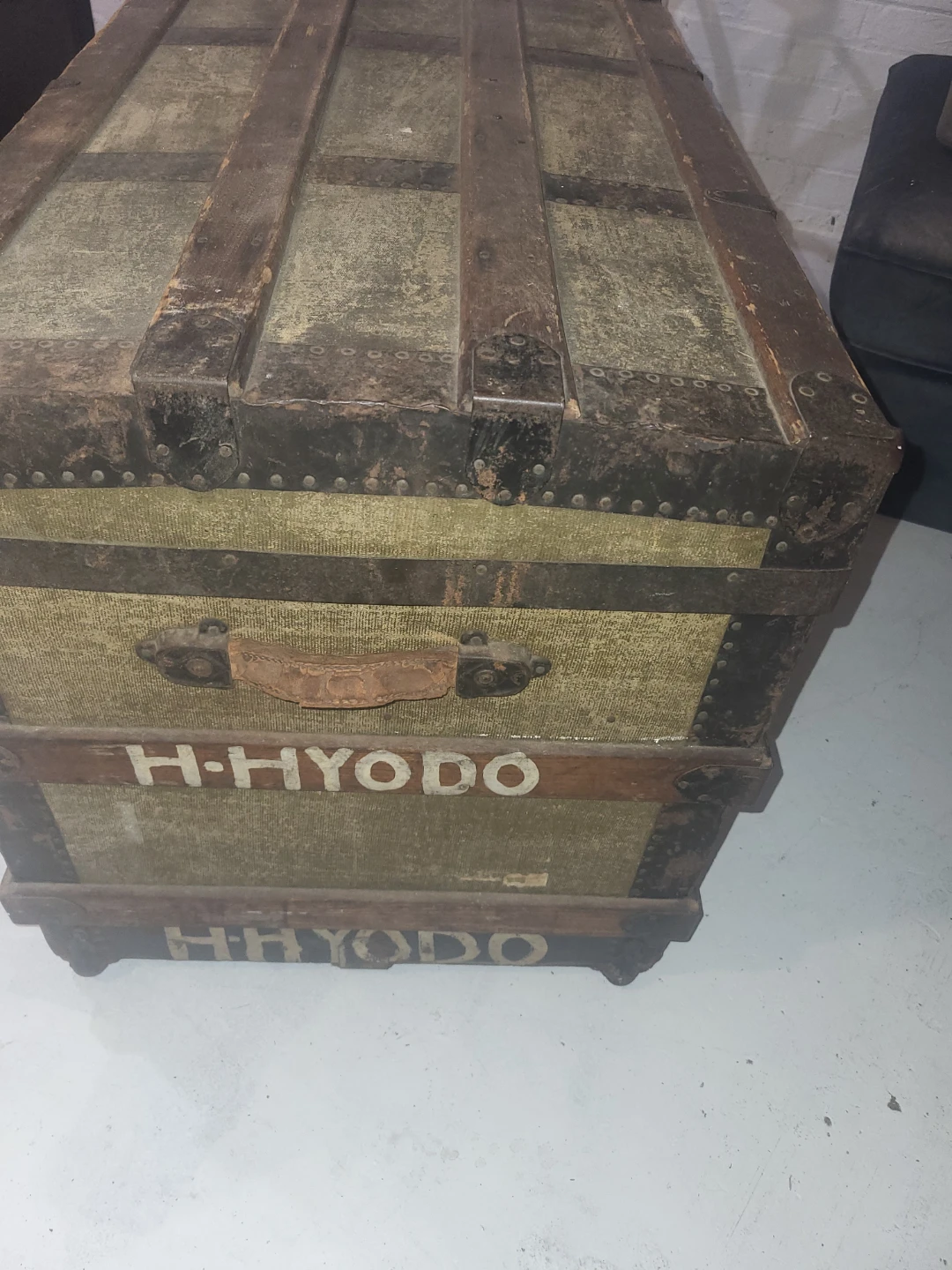 Vintage H. Hyodo Wooden Storage Trunk - photo 3