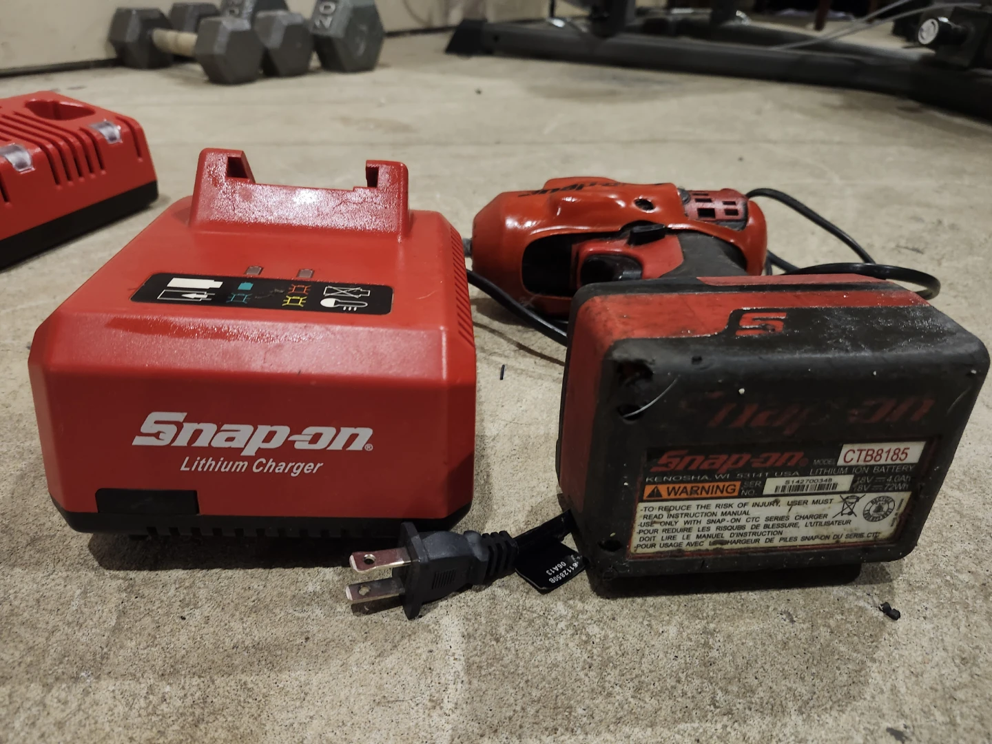 Snap-on Cordless Impact Wrench with Battery and Charger