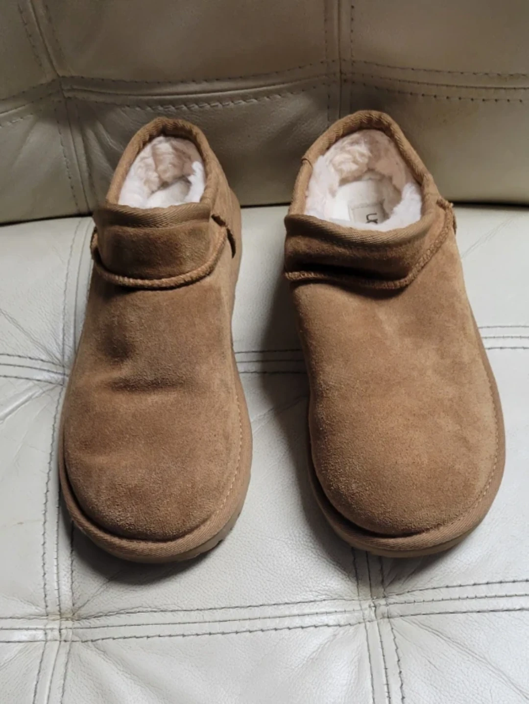 UGG slip  on  Slippers Chestnut sz 4 kids/ 6 women's
