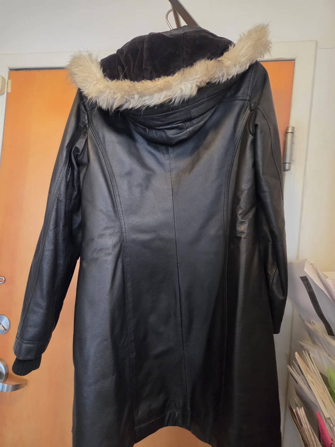 Danier Black Leather Winter Coat with Hood - photo 5