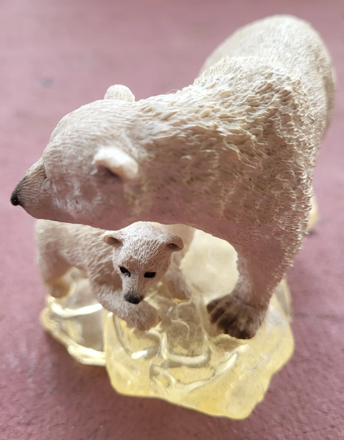 Polar bear and cub figurine - photo 2