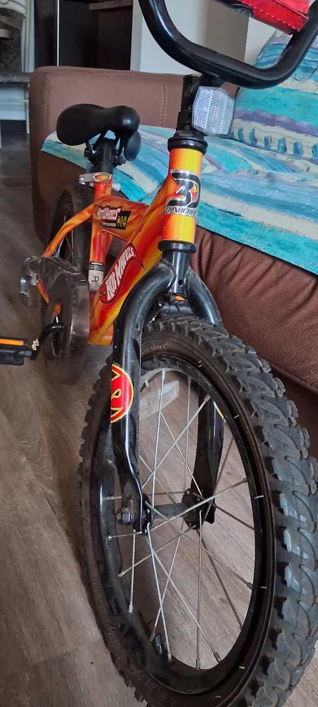 Hot Wheels Kids Bicycle - photo 3