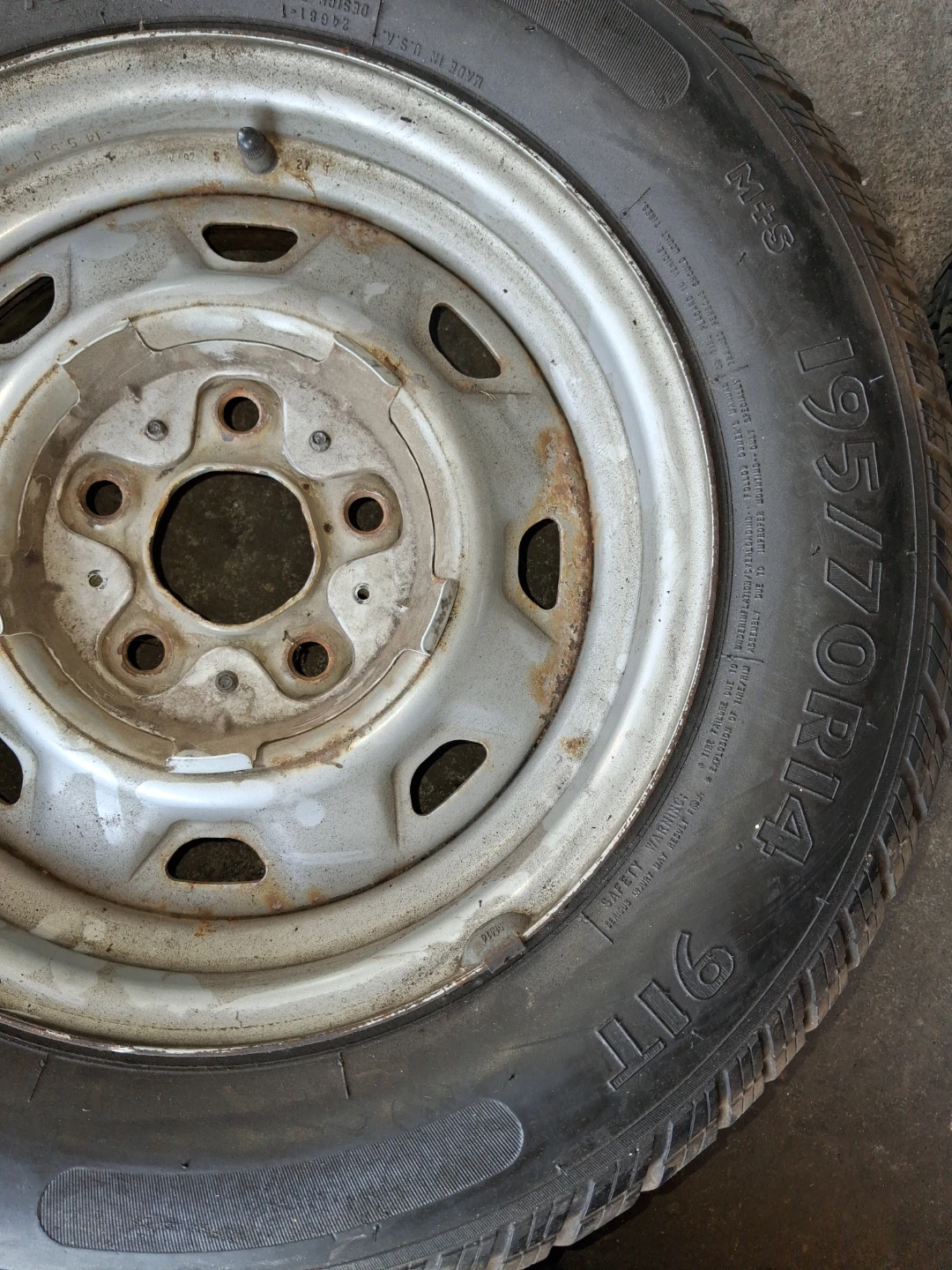Set of 4 Tires and Steel Rims 195/70R14 - photo 2