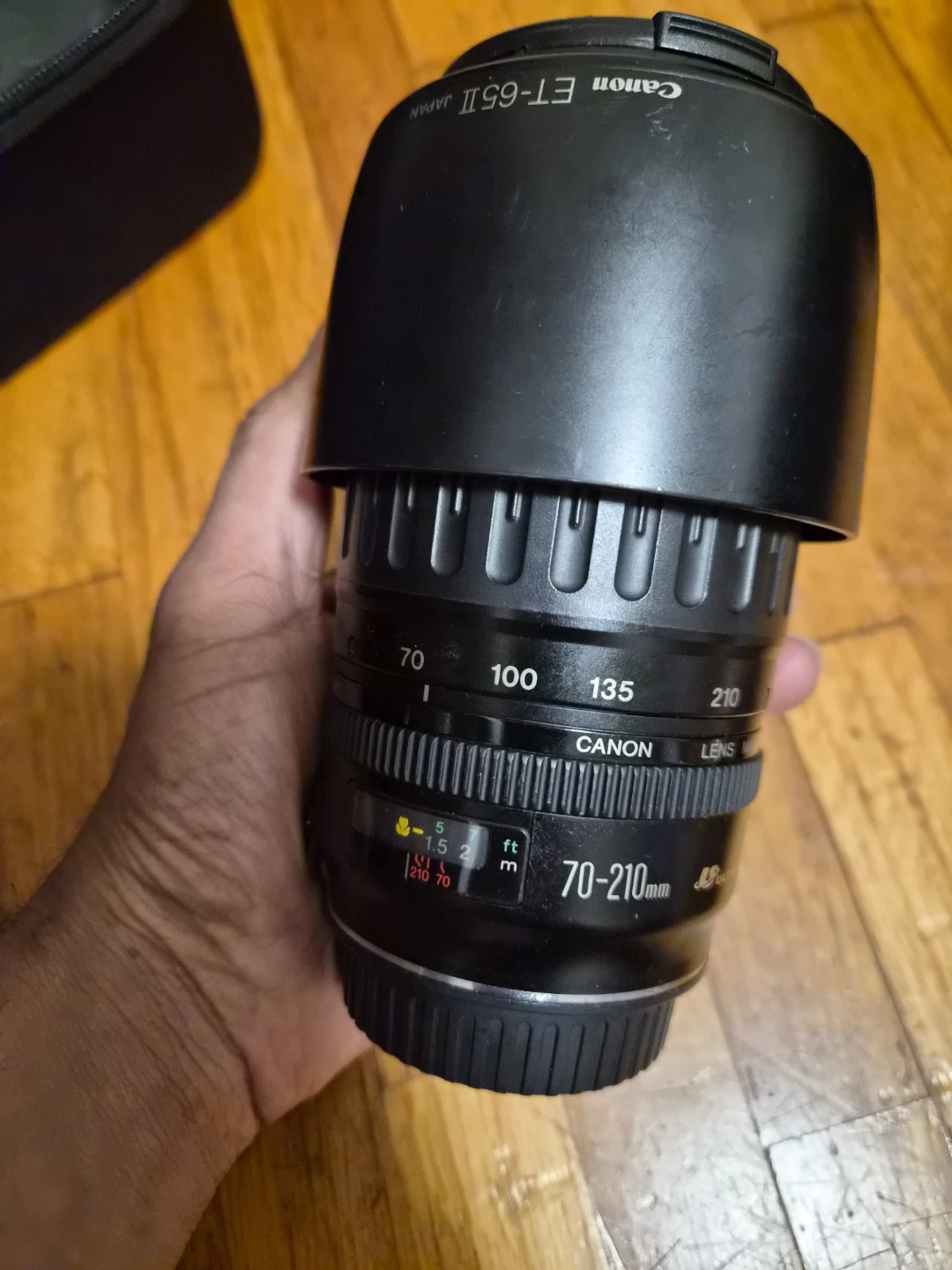 Canon 70-210mm Lens with ET-65II Hood