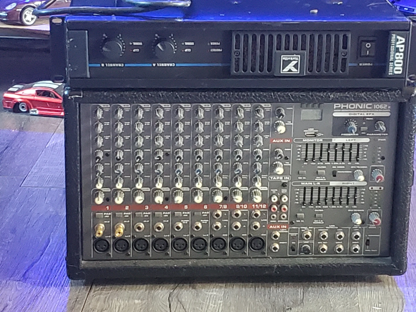 Phonic 1062R Powerpod Mixer and Yorkville AP800 Amplifier - photo 2