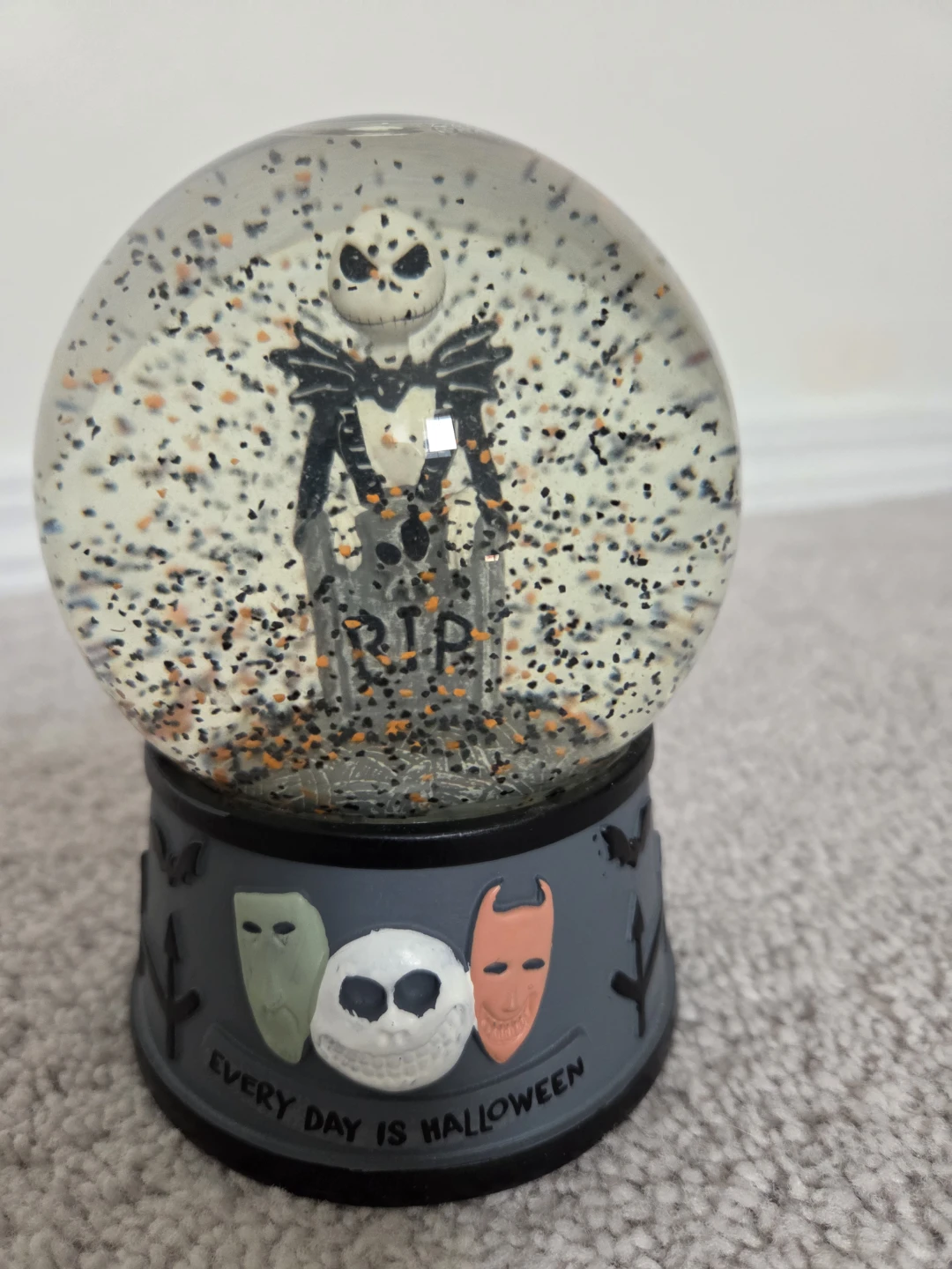 The Nightmare Before Christmas Snow Globe
