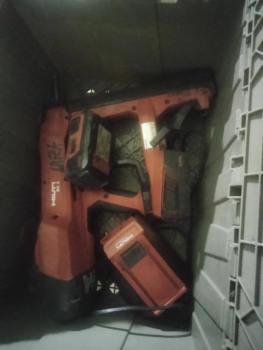 Hilti BX 3 Cordless Fastening Tool - photo 2