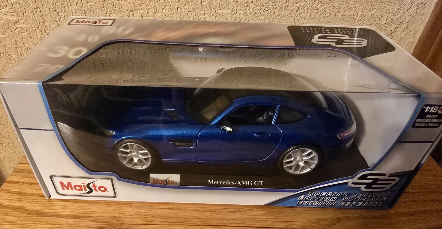 1:18 Mercedes-AMG GT