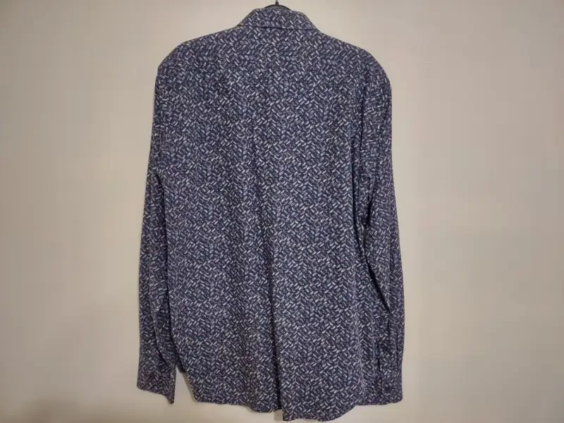 BUGATCHI Men's Shirt, Medium - PRICED TO SELL - photo 3