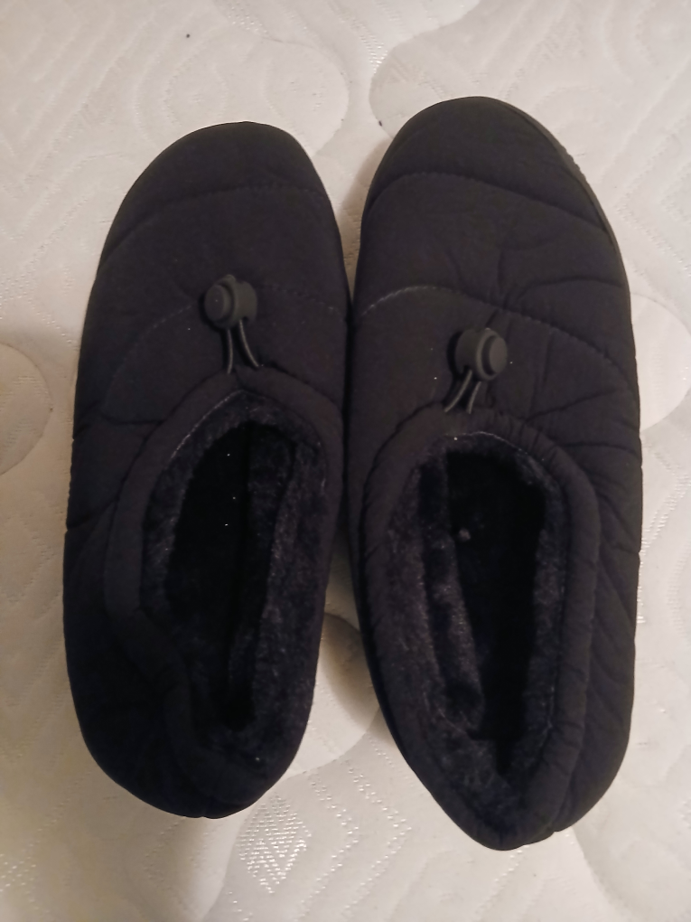 Black Quilted Warm Slippers