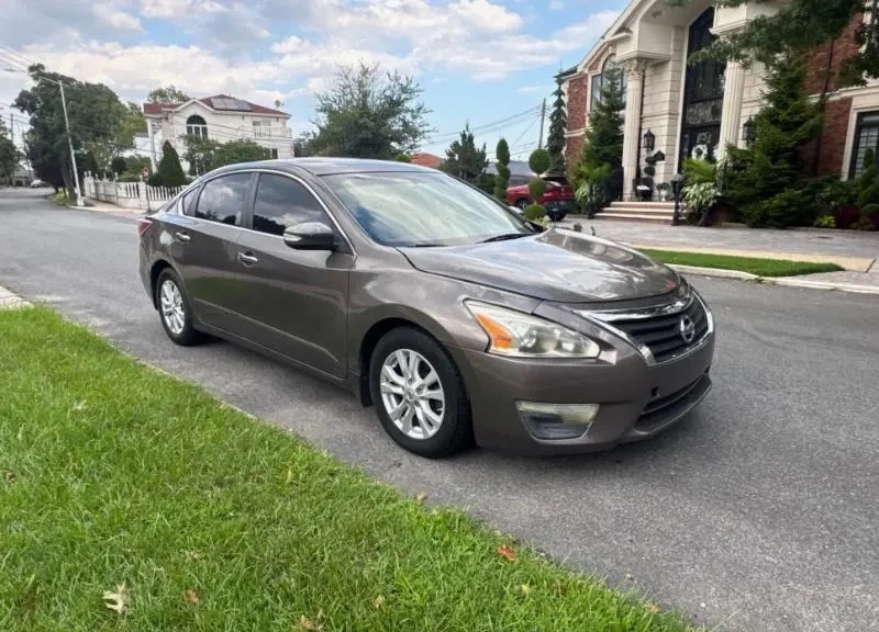 2013 Nissan Altima Sedan 4 cylinder