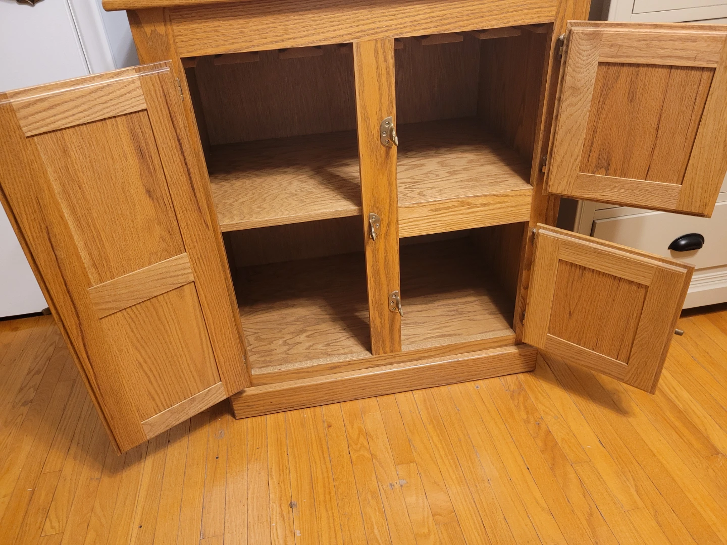 1930's icebox - photo 4