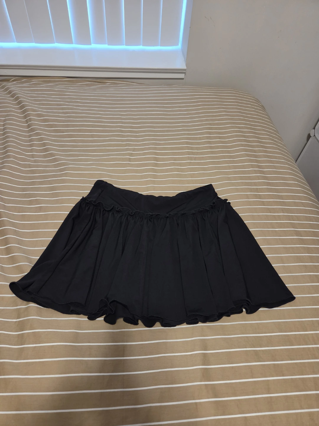 Forever 21 black ruffle mininskirt - photo 2