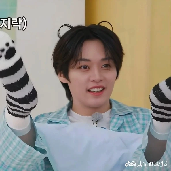 Lee know photocards