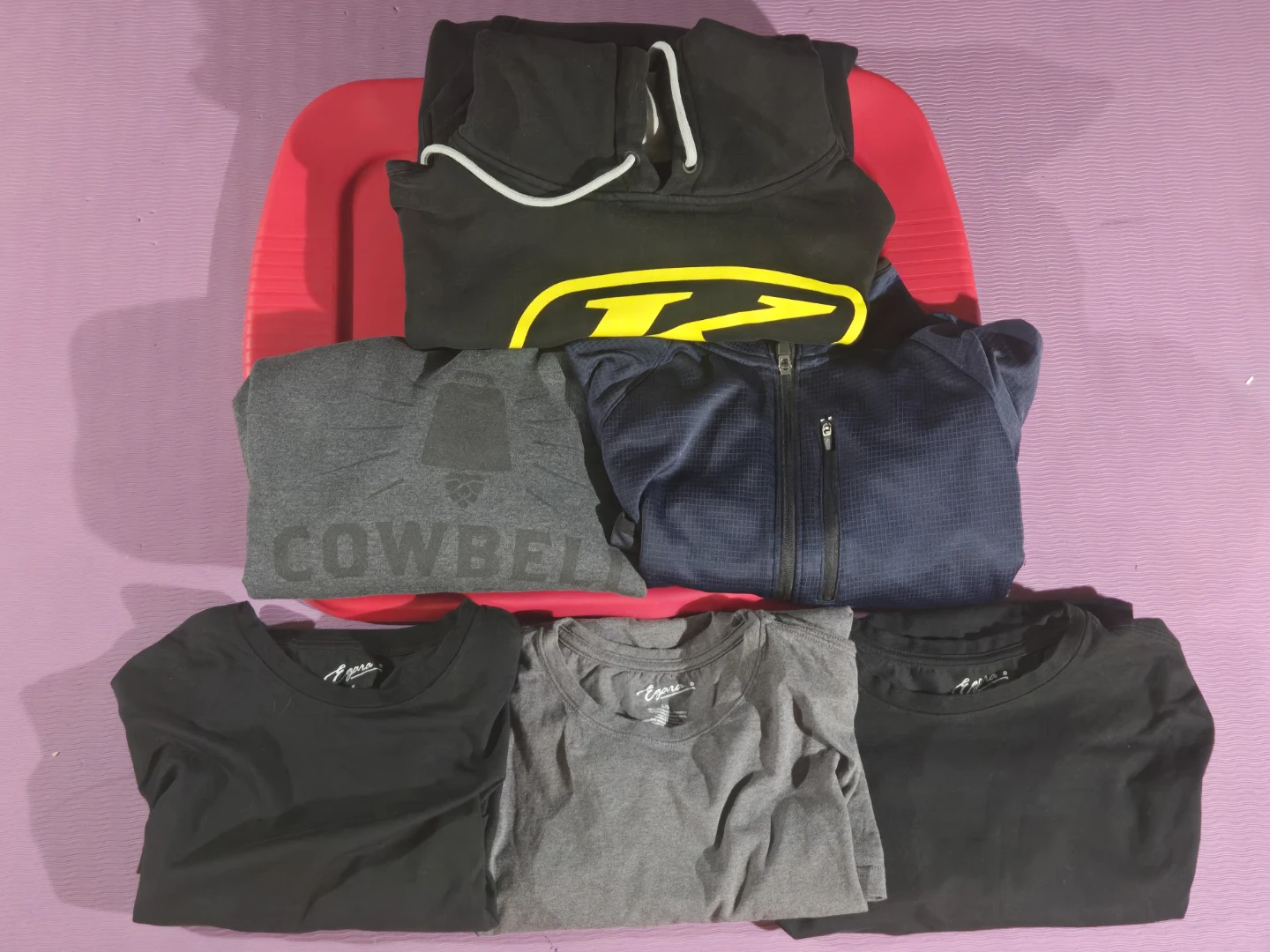 LARGE Men's Hoodie, Sweatshirt, Zip-Up and T-Shirts(3).  EUC.