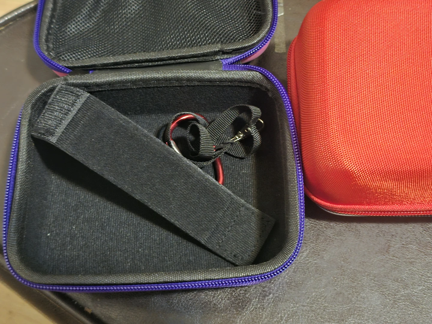 2 Pokémon Poké Ball Carrying Cases - photo 3