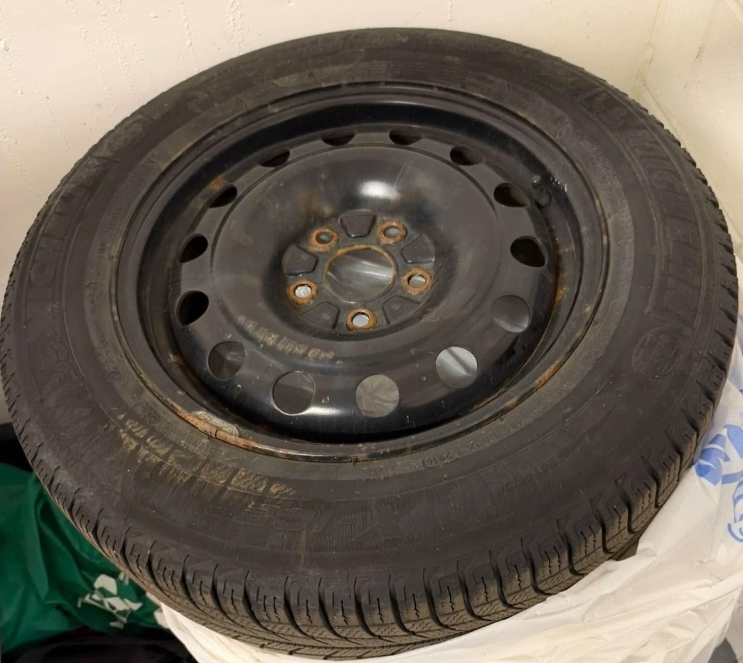 215/60/16, 5 x 114.3 Michelin X-Ice winter tires & rims.