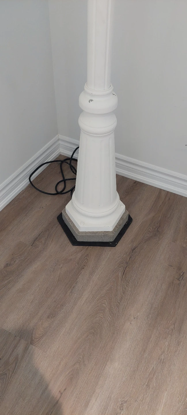 White Triple-Head Streetlight Floor Lamp - photo 3