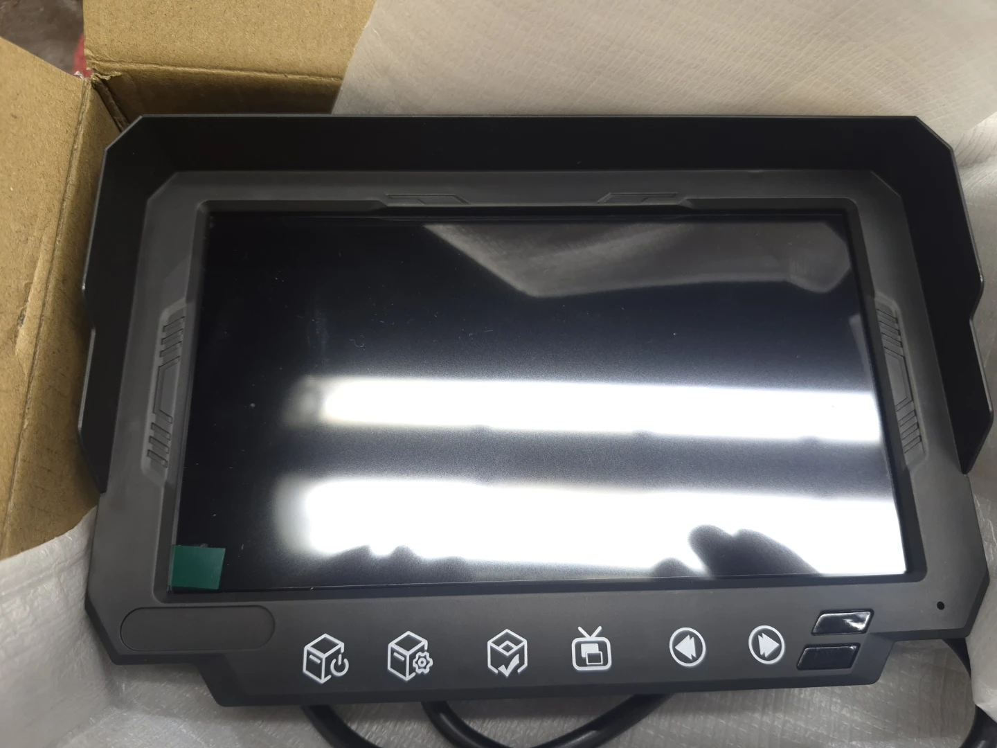 Rohent Solar Wireless Backup Camera and Monitor Kit - photo 3