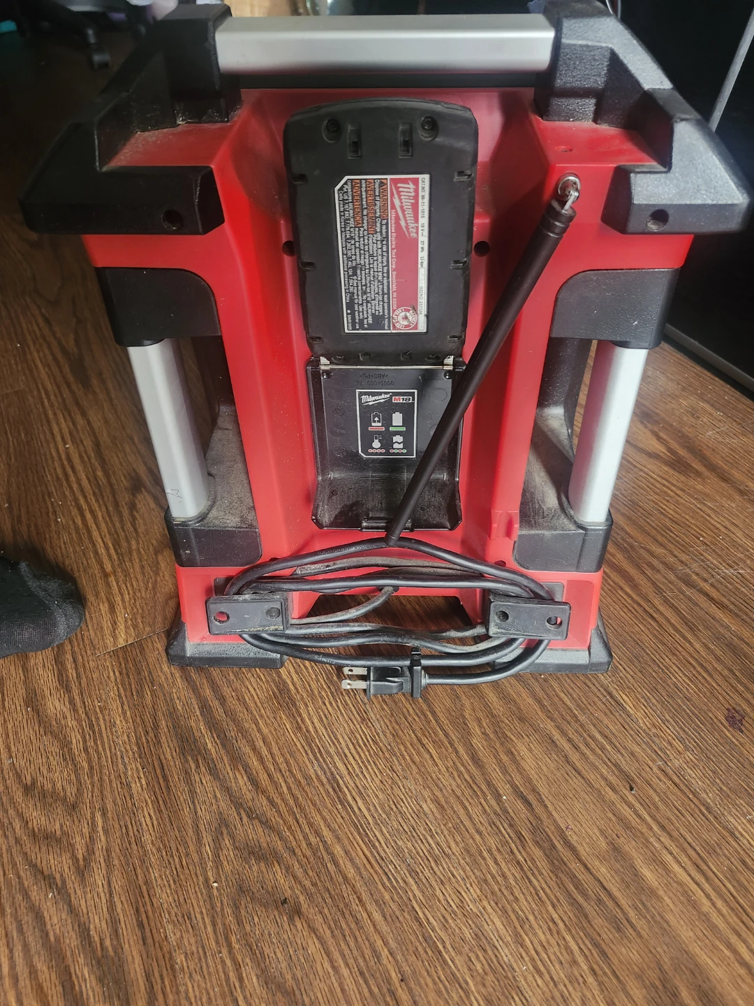 Milwaukee M18 Jobsite Radio and Charger - photo 2