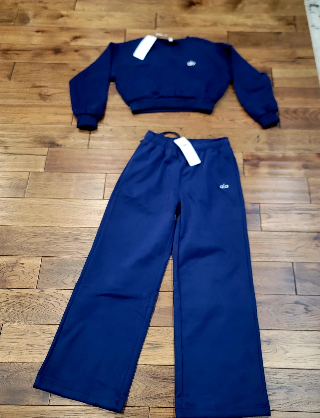 Alo Yoga Matching Sweatshirt and Sweatpants Set