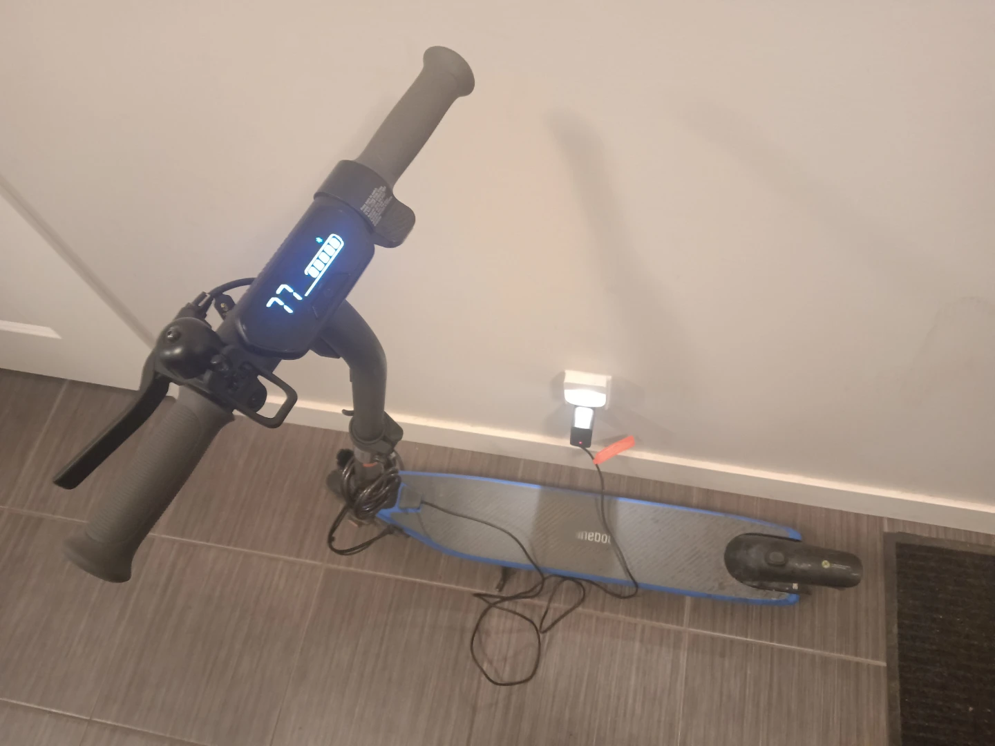 Ninebot Segway Electric Scooter - photo 2