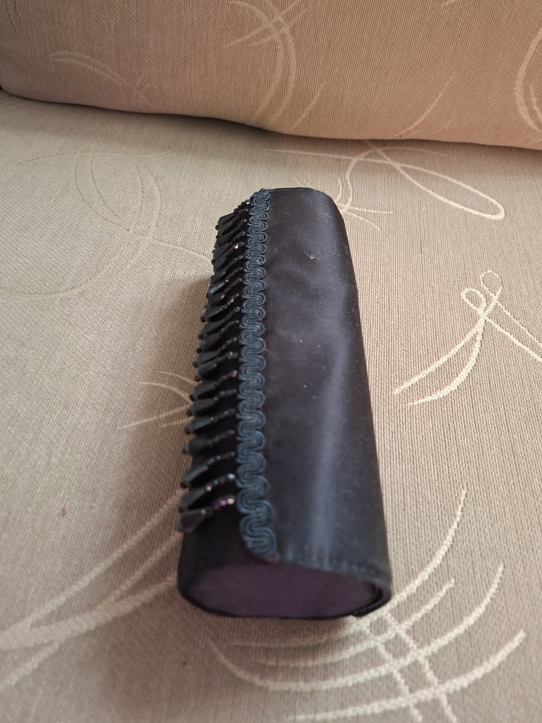 Black satin beaded  cosmetic case - photo 2