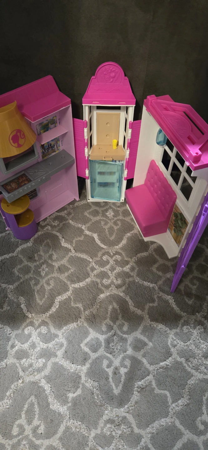 Barbie Foldable Dollhouse