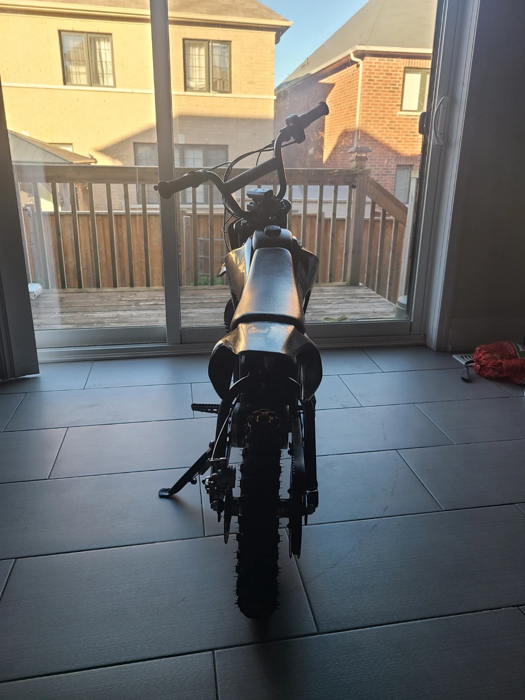 Razor mx650 with helmet (electric dirt bike) - photo 2