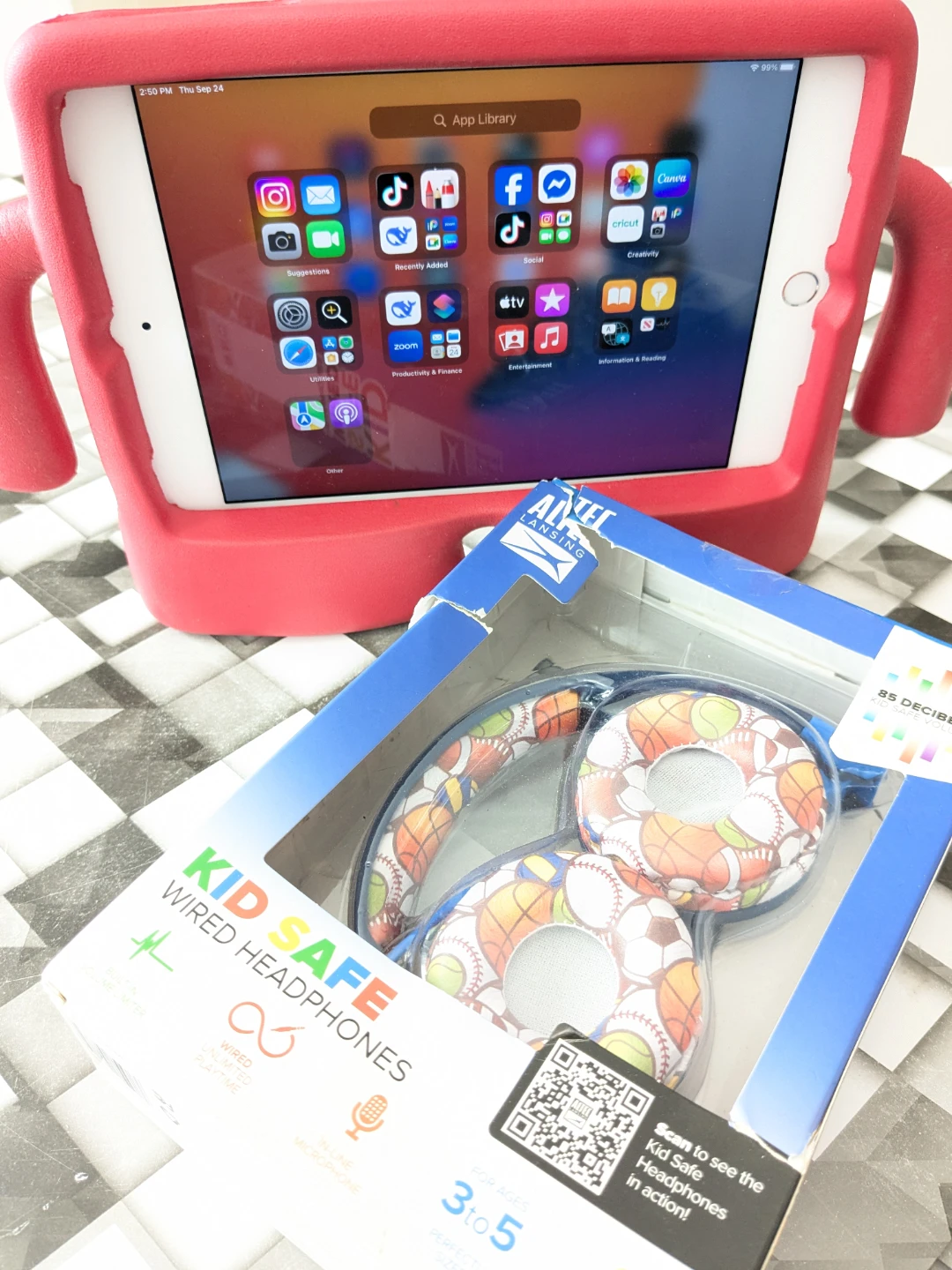 iPad Mini 128GB with Rubber Case + Altec Headphones - photo 4
