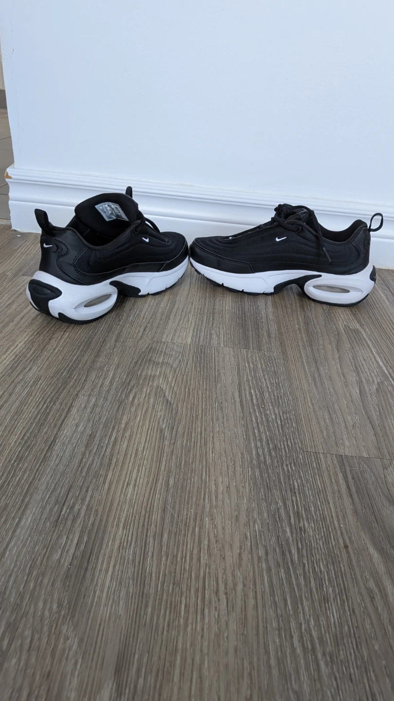 Women's Nike Air Sneakers Black and White
