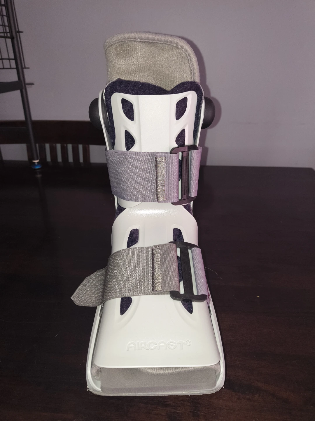Small Aircast Walking Boot (Like new)