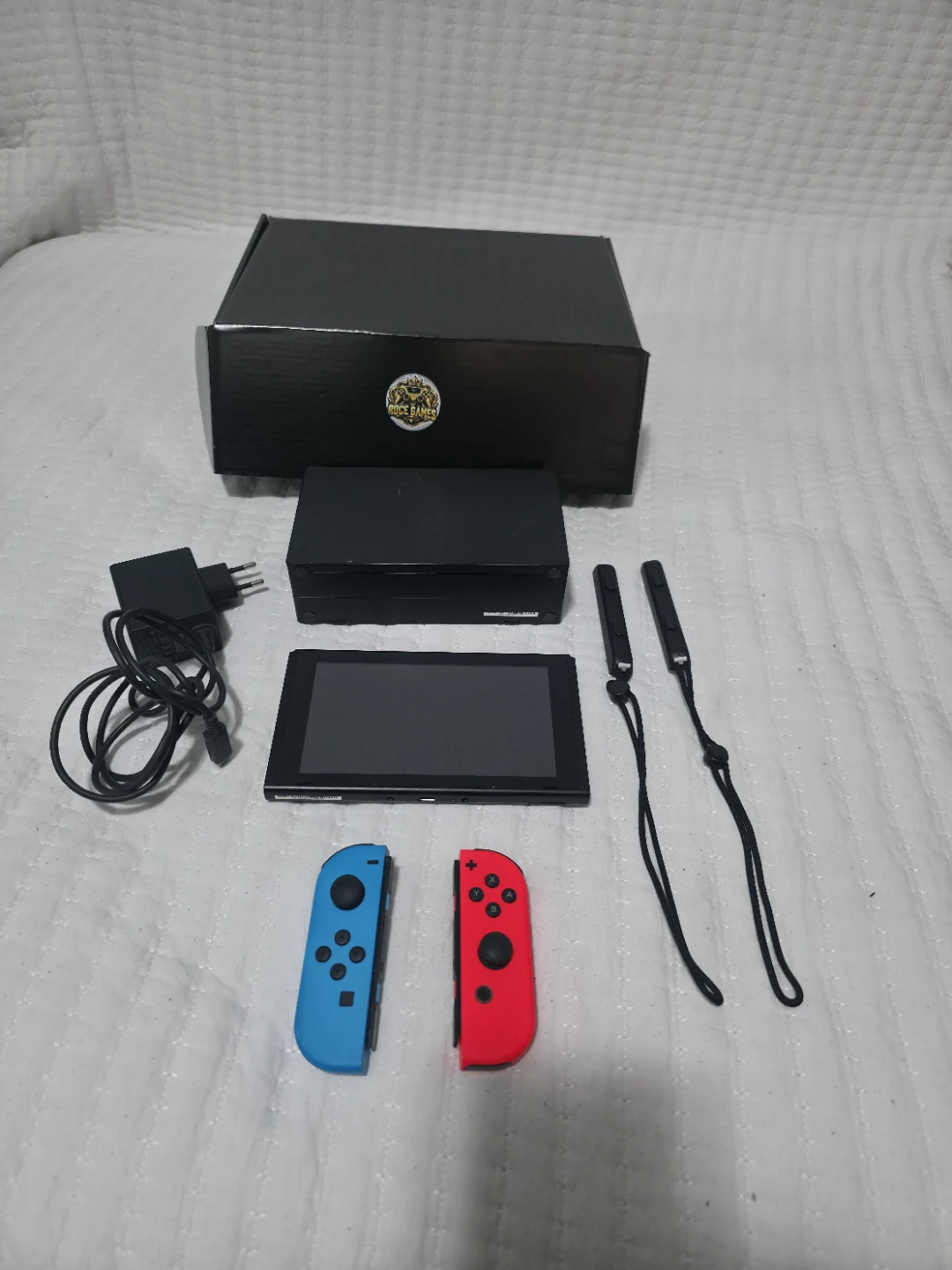 Nintendo Switch Console- 256GB -with Joy-Cons -picofly modded