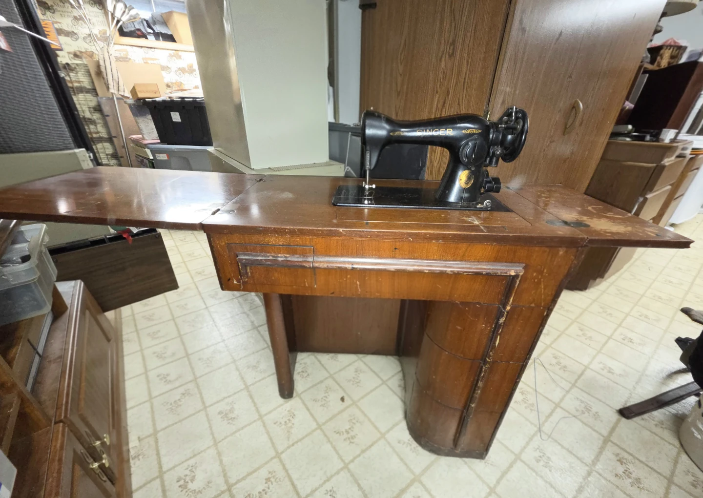 1942 Singer Sewing Machine #42 Queen Ann Writing Desk
