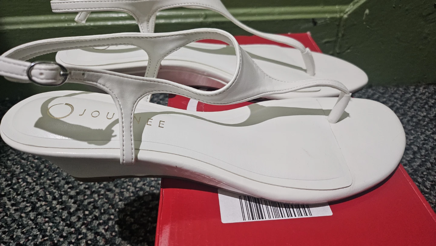 Journee Collection Kathryn White Sandals - photo 2