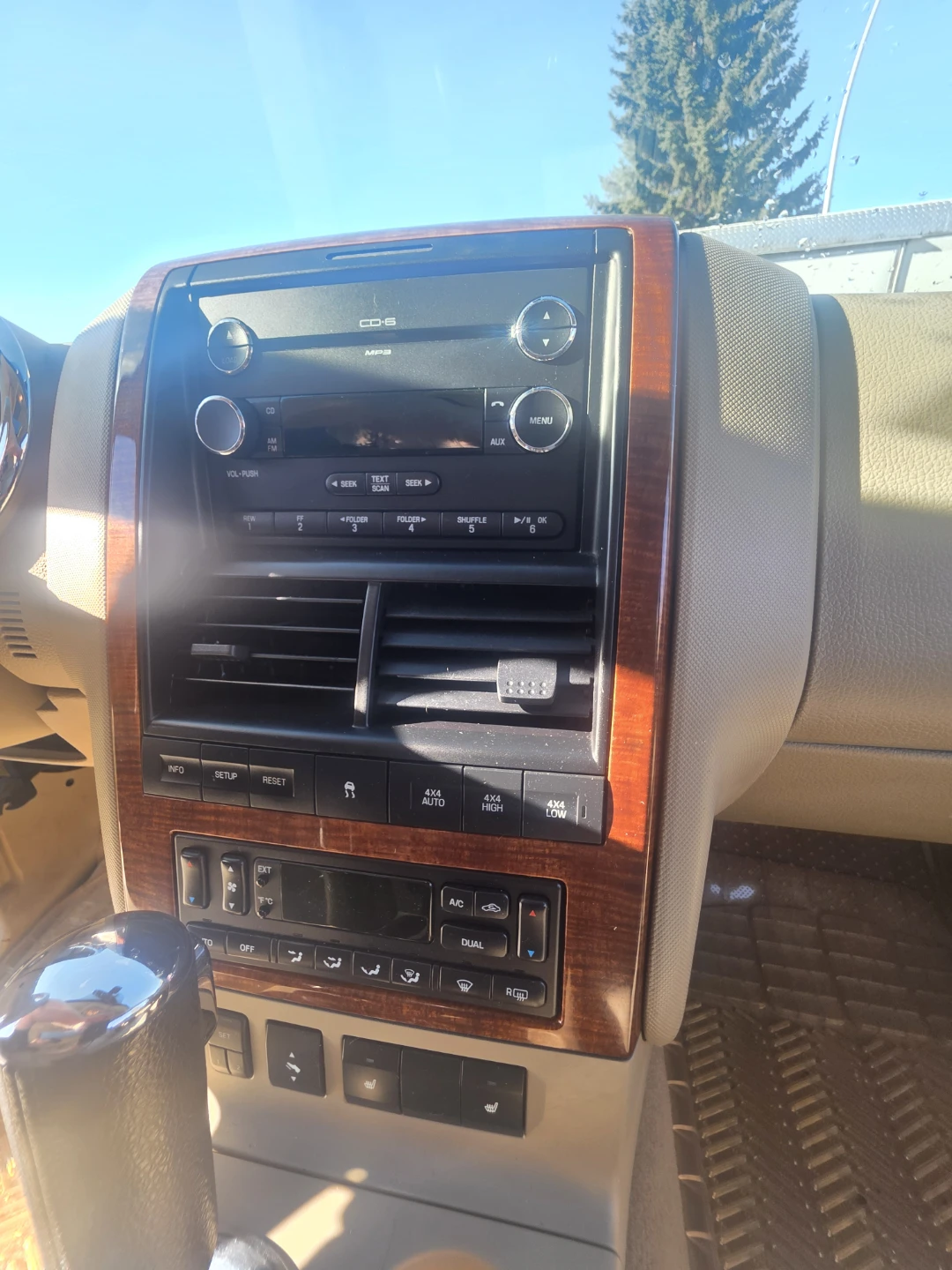 2008 Ford Explorer SUV - photo 4