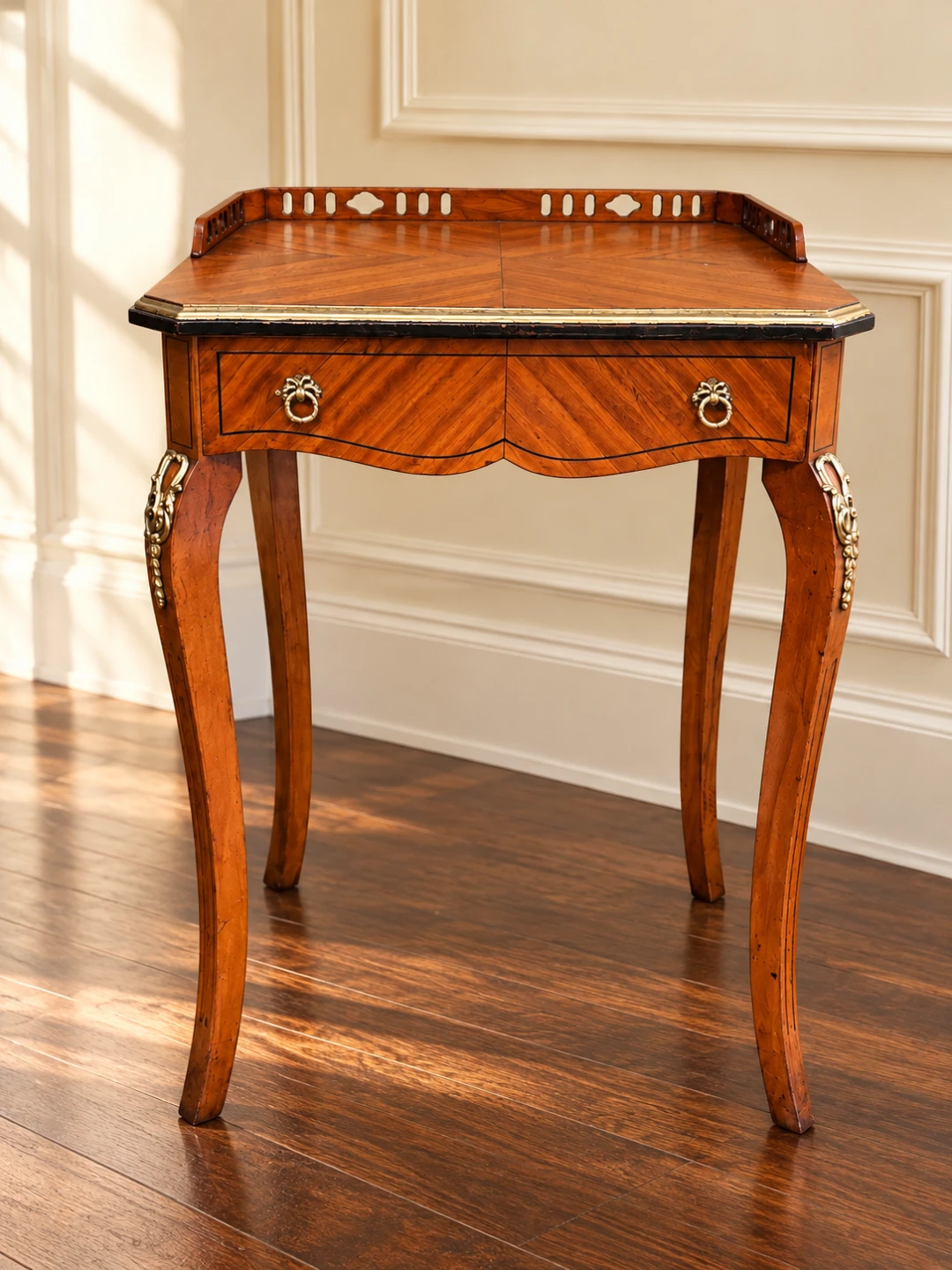 French Vintage 30s Art Deco Side table 24 tall x 17 wide - photo 2