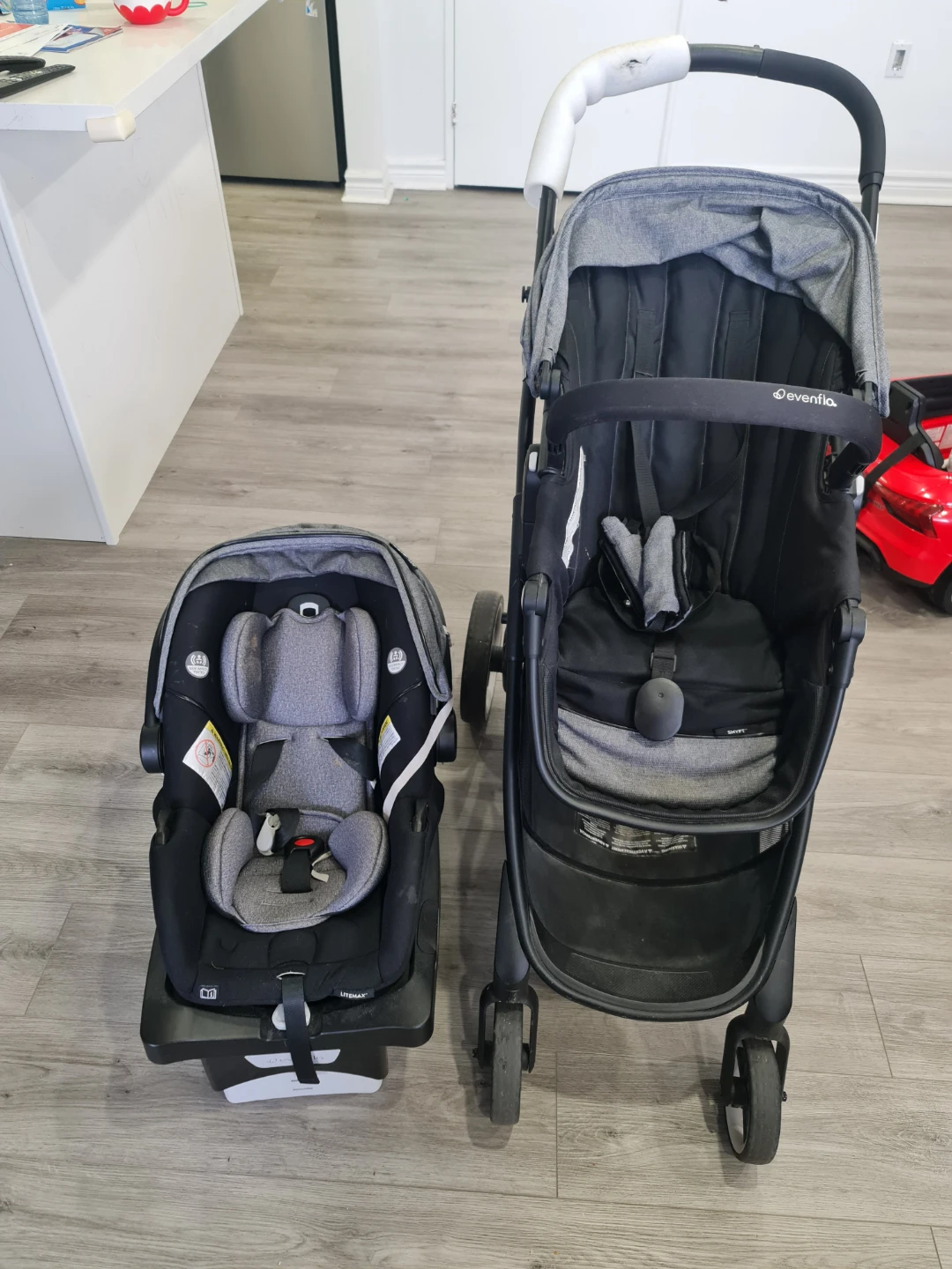 Evenflo Shyft Stroller & Car Seat  (Travel System)