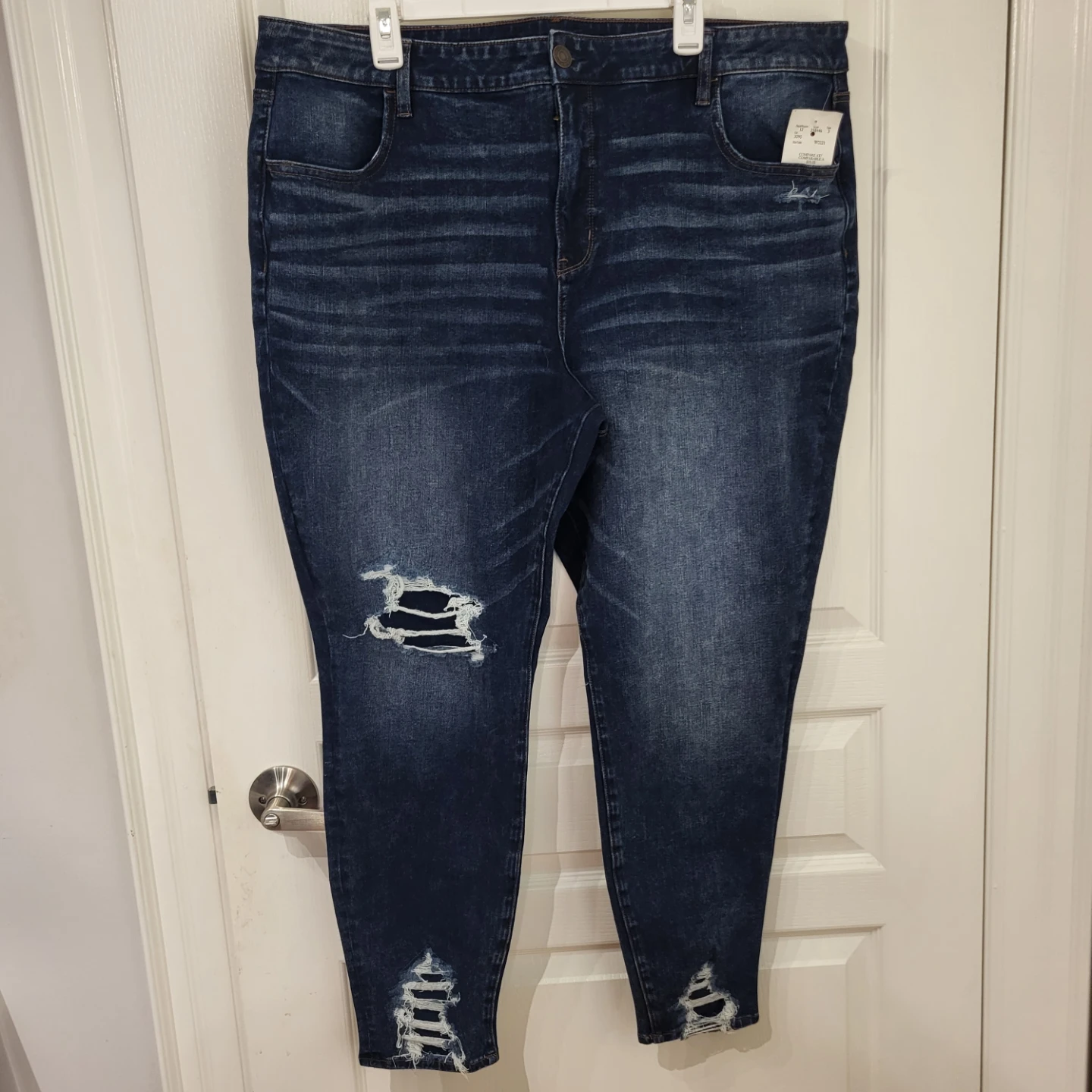 American Eagle Distressed Jeans