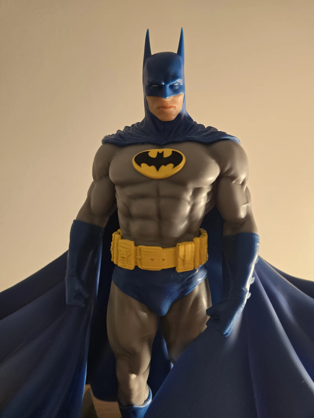 Batman Statue Figure - photo 3