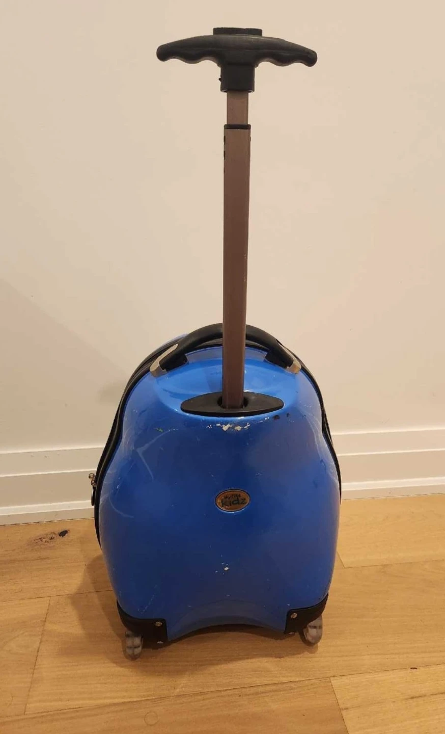 Skyflite Penguin Kids Rolling Suitcase - photo 2