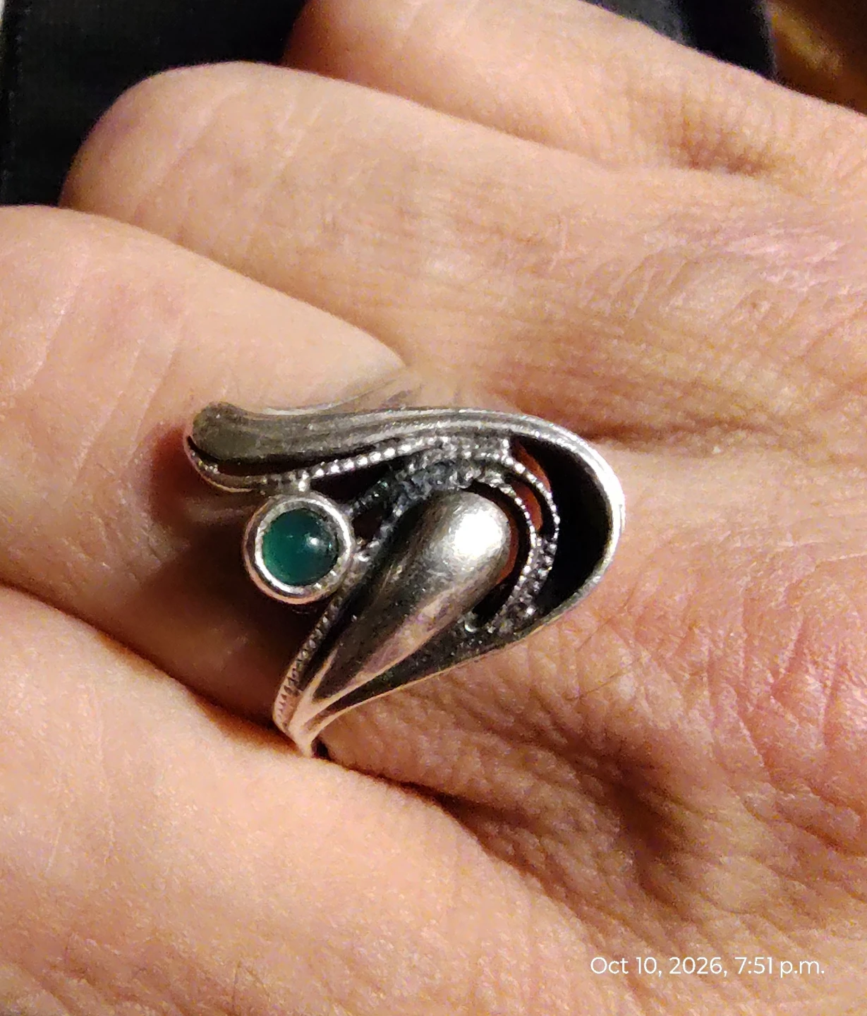 Vintage Sterling Silver Green Stone Ring - photo 2