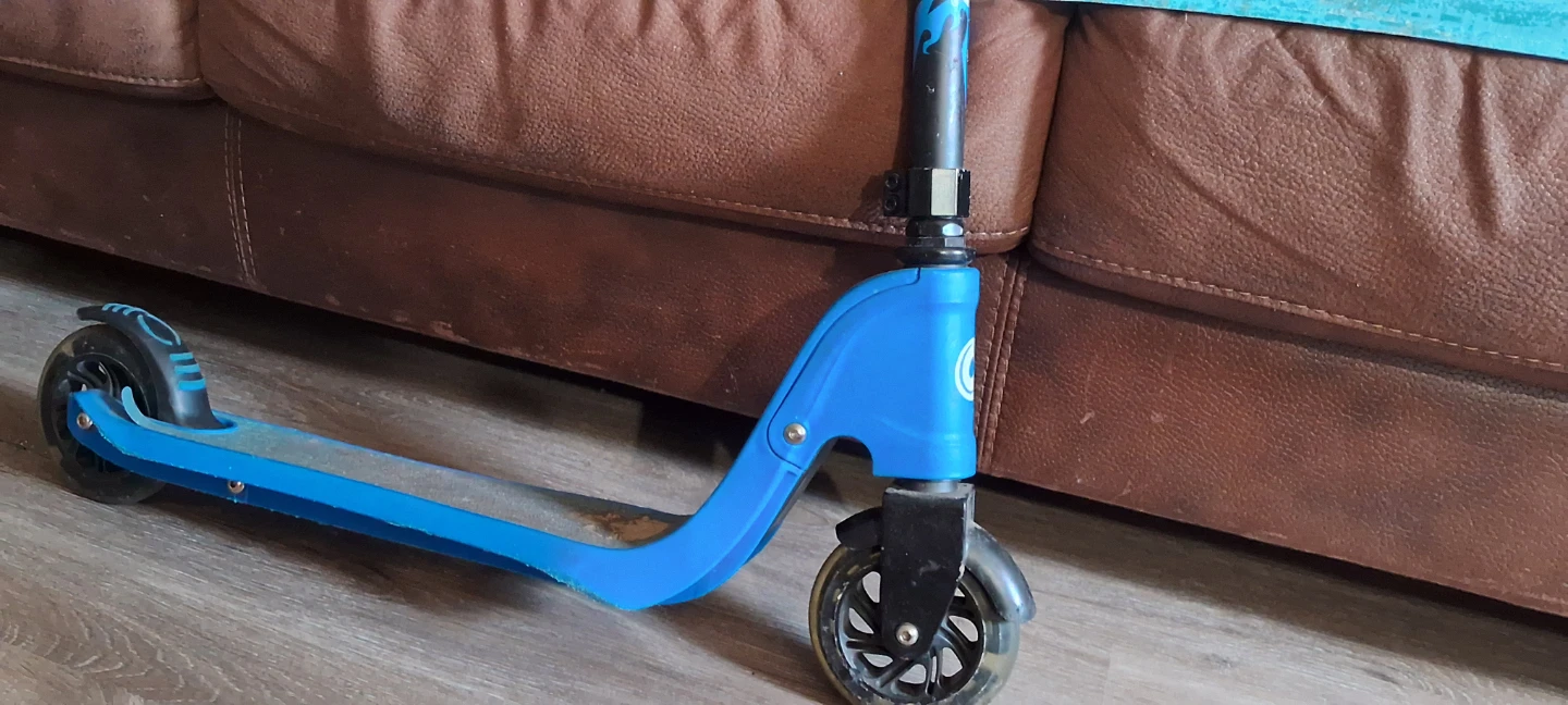 Avigo Blue Kick Scooter