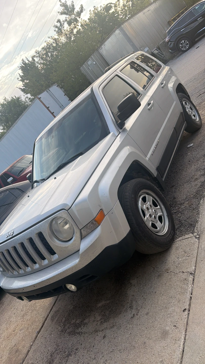 Silver Jeep Patriot