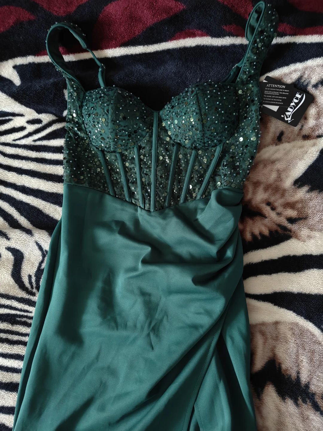 Emerald Green Sequin Evening Gown - photo 5