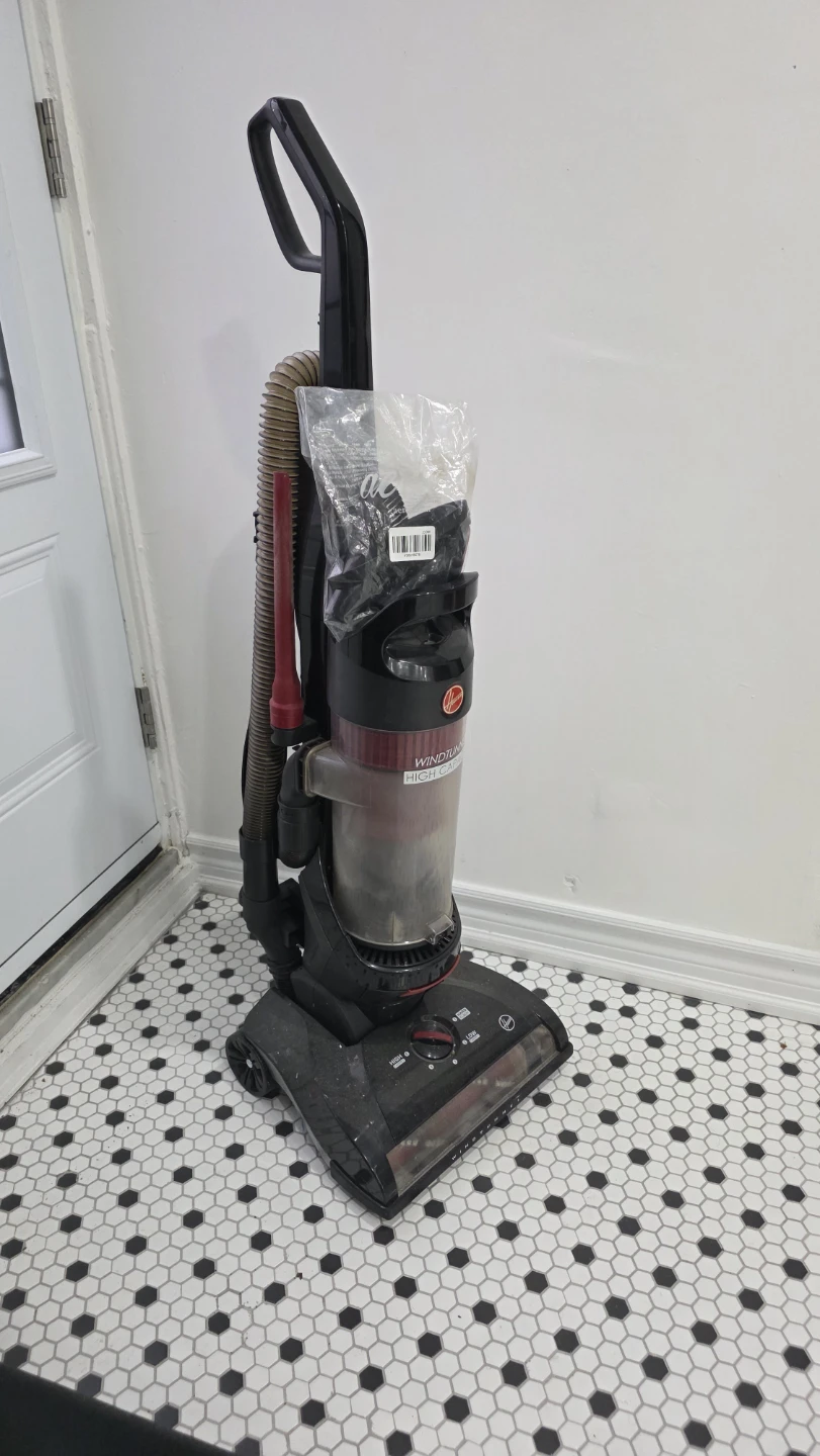 Hoover WindTunnel High Capacity Vacuum - photo 2
