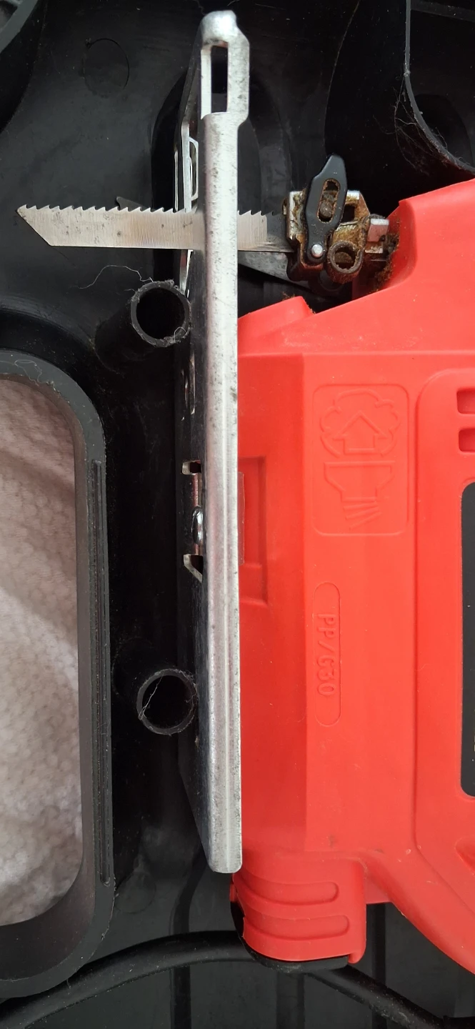 Black & Decker JS200 Variable Speed Jigsaw - photo 2