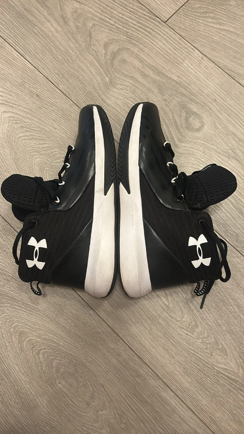 Under Armour Youth Basketball Shoes - photo 2