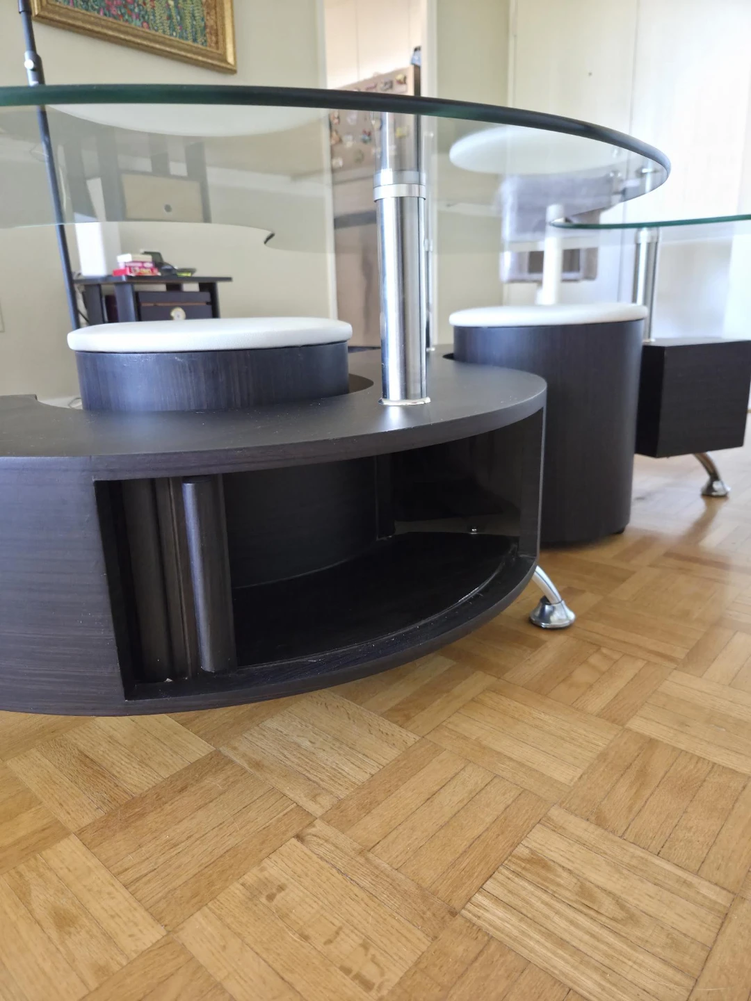 S-Shaped Coffee Table with Two Stools - photo 3