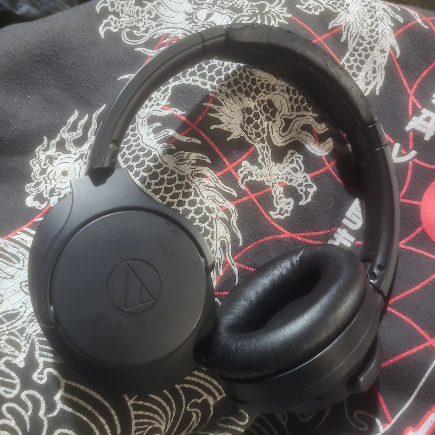 Audio-Technica 700BT Wireless Noise Cancelling Headphones/Case